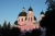 Foto einer rosafarbenen orthodoxen Kirche im heutigen Czernowitz