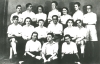 altes schwarz-weiß Gruppenfoto von Hashomer Hatzair, Selmas zionistischer Jugendgruppe: auf dem Bild seind auch Selma, ihre Freundinnen Renée und Else und Lejser Fichman zu sehen